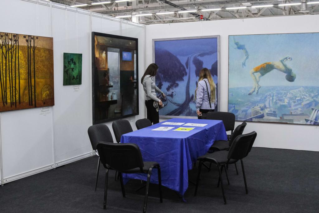 «Синяя птица» – под таким названием Центральный выставочный зал представляет молодых пермских художников на «Арт – Перми – 2020».